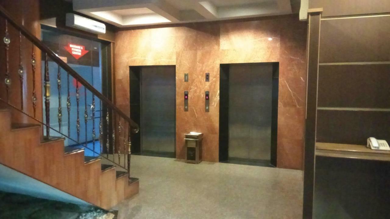 Utama Hotel Batam Luaran gambar