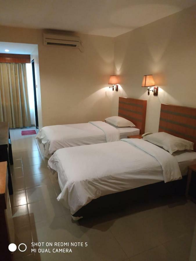 Utama Hotel Batam Bilik gambar
