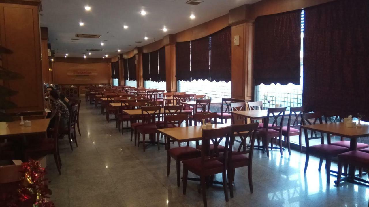 Utama Hotel Batam Luaran gambar